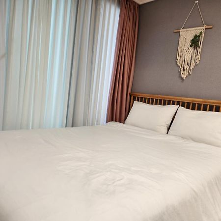 Holiday Apt Gwangan Beach Пусан Екстериор снимка
