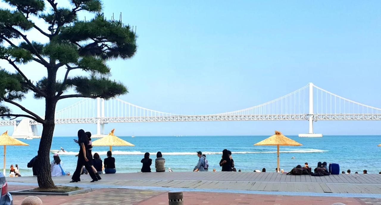 Holiday Apt Gwangan Beach Пусан Екстериор снимка